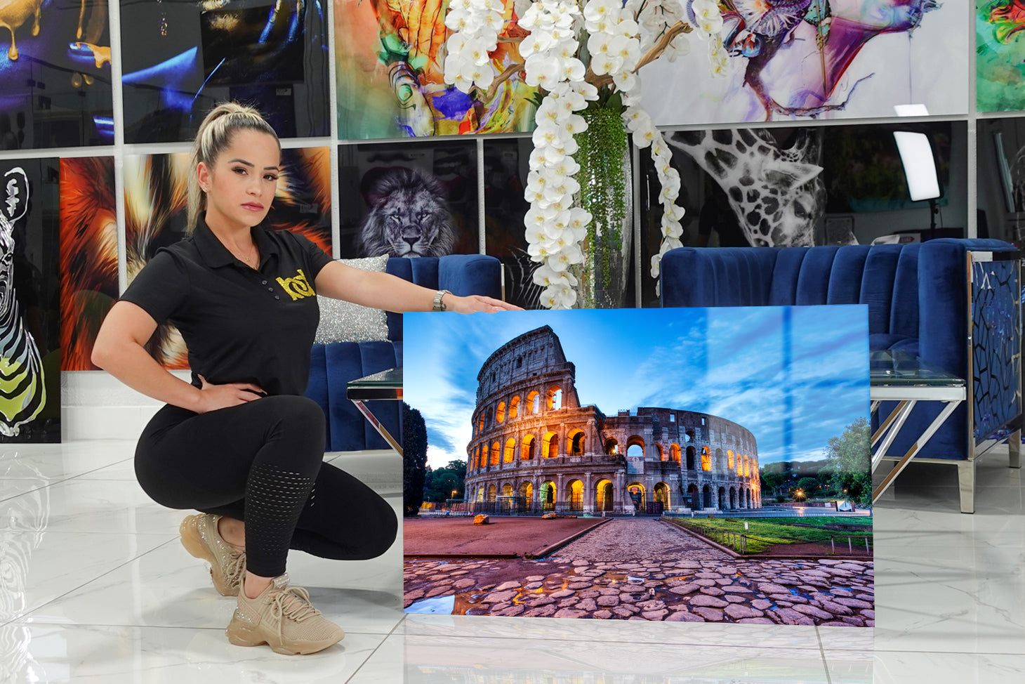 Acrylic design depicting the illuminated Colosseum.