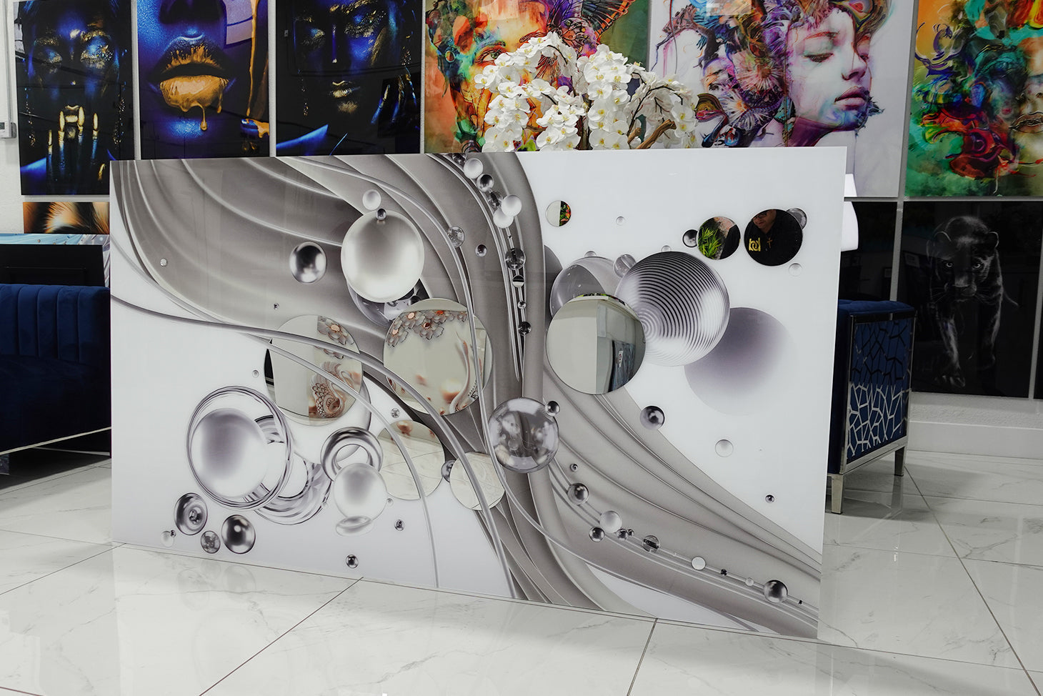 Acrylic design with bubbles in gray tones.